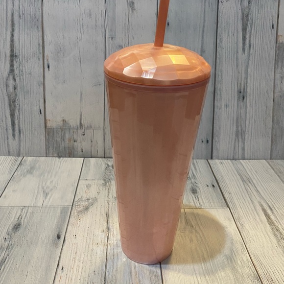 Pearl pink venti Starbucks cup - Picture 2 of 3